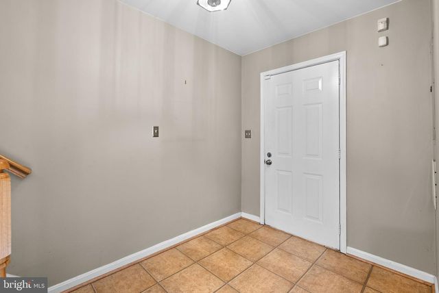 802 HR DR SE, Washington, DC 20032