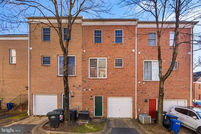 802 HR DR SE, Washington, DC 20032