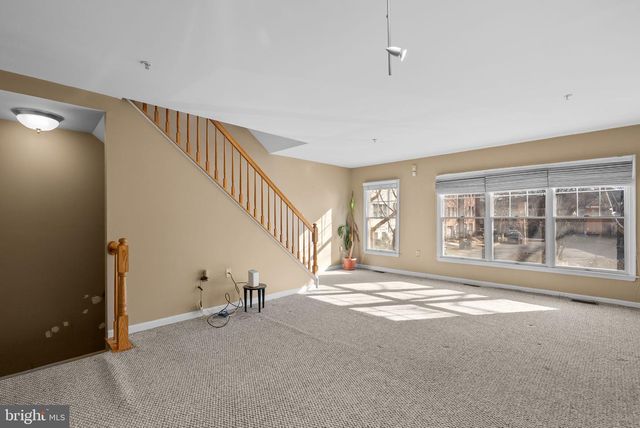 802 HR DR SE, Washington, DC 20032