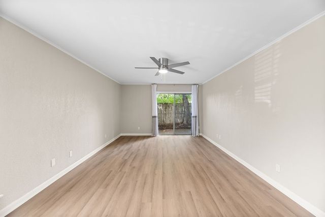 4901 Bryce Avenue 9, Fort Worth, TX 76107