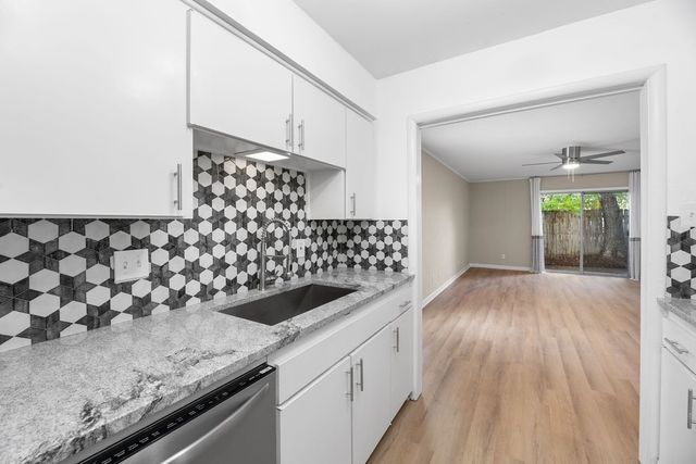 4901 Bryce Avenue 9, Fort Worth, TX 76107