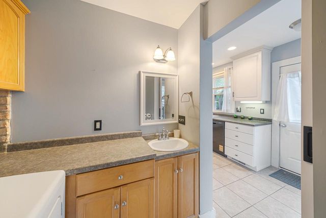 715 N HARRIMAN STREET, Appleton, WI 54911