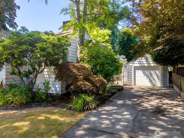 8552 31st Avenue NW, Seattle, WA 98117