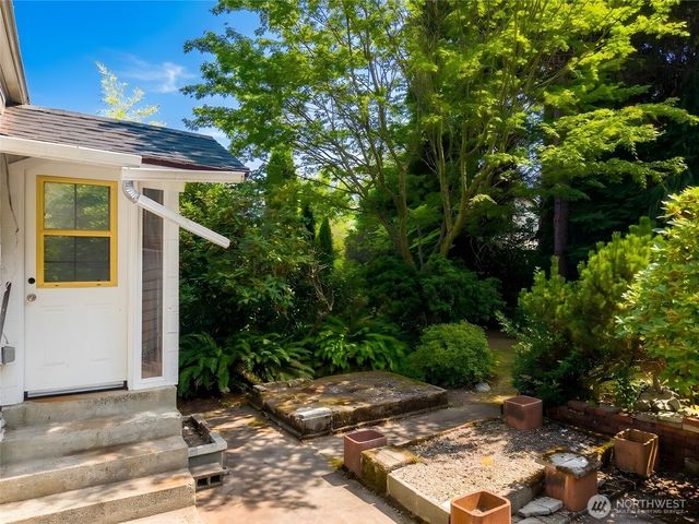 8552 31st Avenue NW, Seattle, WA 98117