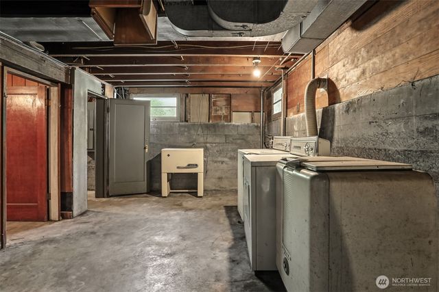 8552 31st Avenue NW, Seattle, WA 98117