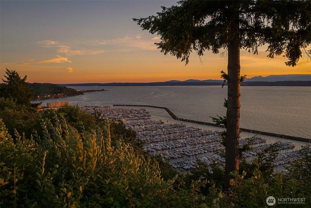 8552 31st Avenue NW, Seattle, WA 98117
