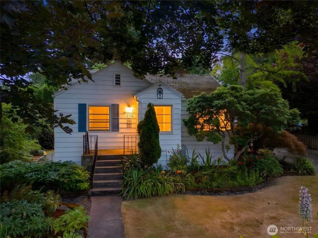 8552 31st Avenue NW, Seattle, WA 98117