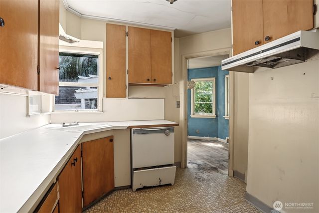 8552 31st Avenue NW, Seattle, WA 98117