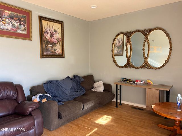 2060 S Mackenzie Circle, Sparks, NV 89431