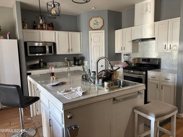 2060 S Mackenzie Circle, Sparks, NV 89431