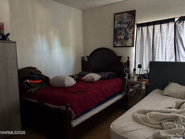 2060 S Mackenzie Circle, Sparks, NV 89431