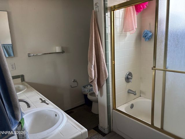 2060 S Mackenzie Circle, Sparks, NV 89431