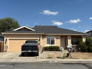 2060 S Mackenzie Circle, Sparks, NV 89431