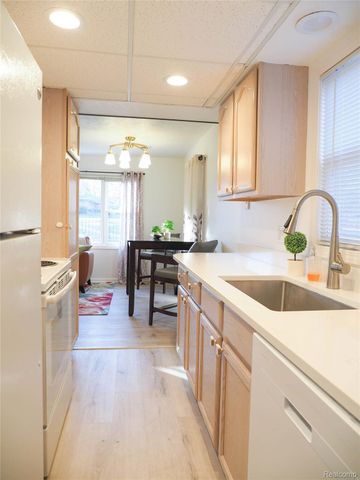 9229 Oakland Drive, Portage, MI 49024