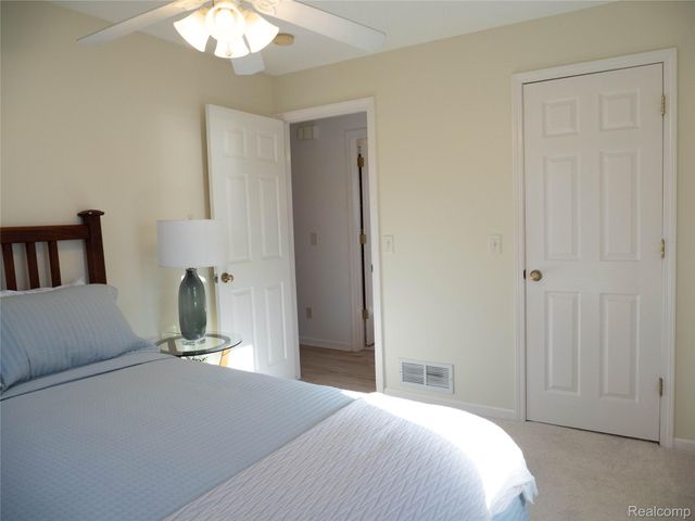 9229 Oakland Drive, Portage, MI 49024