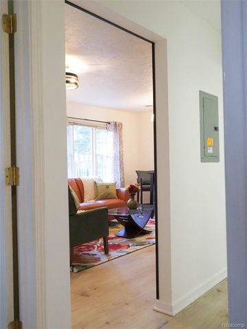 9229 Oakland Drive, Portage, MI 49024