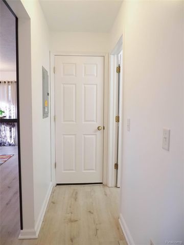 9229 Oakland Drive, Portage, MI 49024