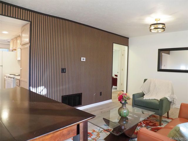 9229 Oakland Drive, Portage, MI 49024