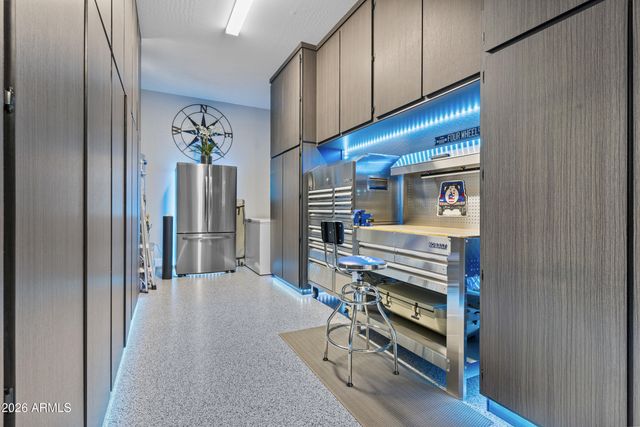 10134 W CASHMAN Drive, Peoria, AZ 85383