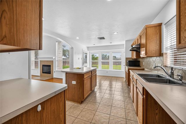 12807 Canyon Echo Drive, Houston, TX 77065