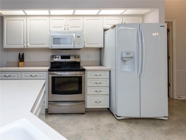 12202 ROSELAND DRIVE, New Port Richey, FL 34654