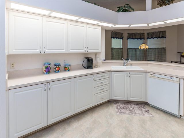 12202 ROSELAND DRIVE, New Port Richey, FL 34654