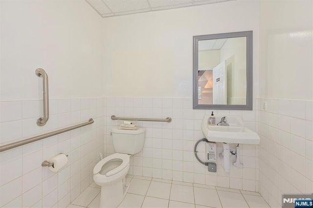 37 River Edge 1, Tenafly, NJ 07670