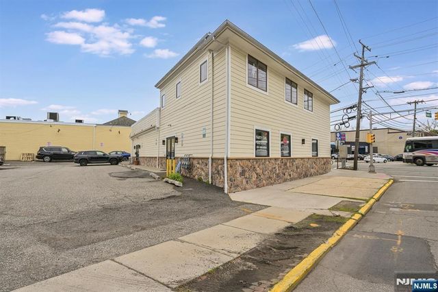 37 River Edge 1, Tenafly, NJ 07670