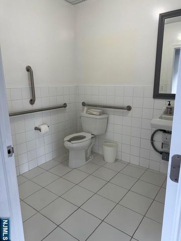 37 River Edge 1, Tenafly, NJ 07670