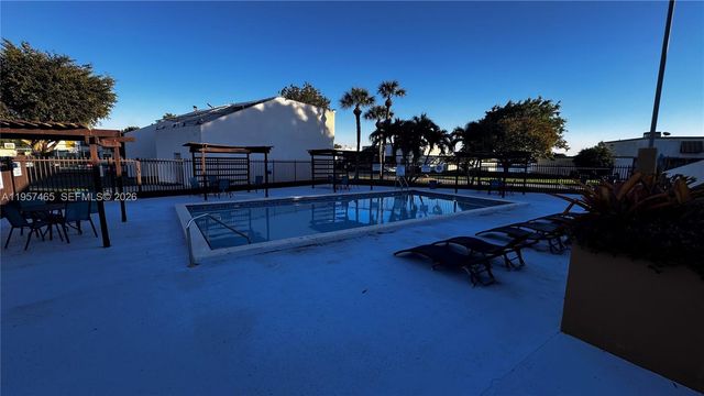 13190 SW 10th Ter, Miami, FL 33184