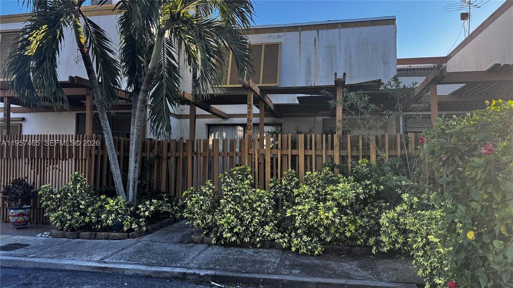 13190 SW 10th Ter, Miami, FL 33184