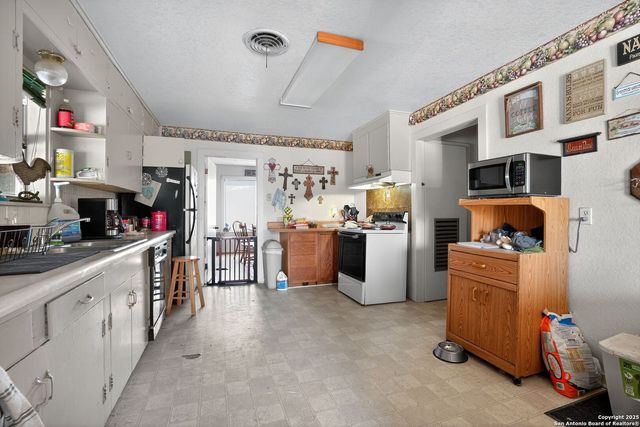 21023 Trumbo Road, San Antonio, TX 78264