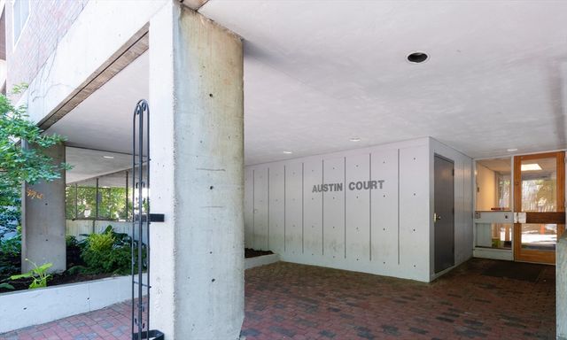 12 Inman St 33, Cambridge, MA 02139