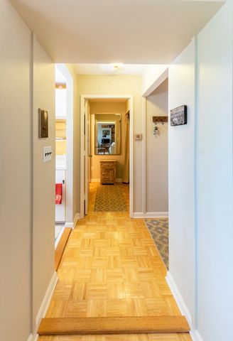 12 Inman St 33, Cambridge, MA 02139