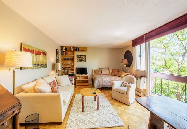 12 Inman St 33, Cambridge, MA 02139