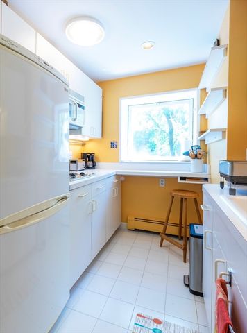 12 Inman St 33, Cambridge, MA 02139