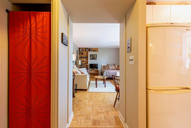 12 Inman St 33, Cambridge, MA 02139