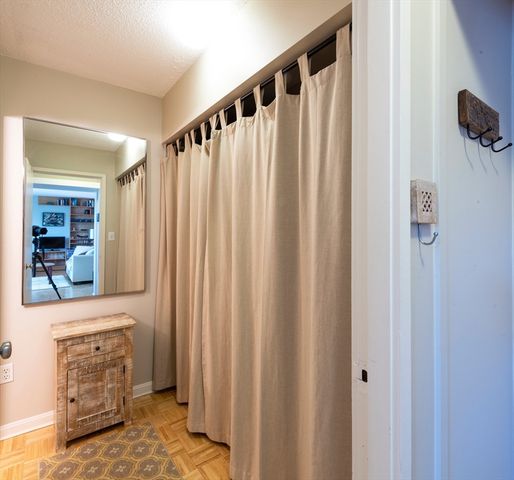 12 Inman St 33, Cambridge, MA 02139