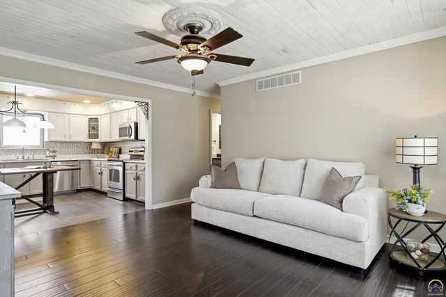 4814 SW Cochise AVE, Topeka, KS 66614