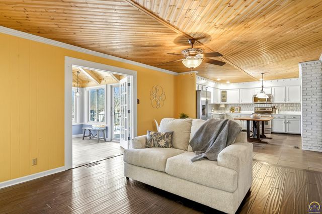 4814 SW Cochise AVE, Topeka, KS 66614