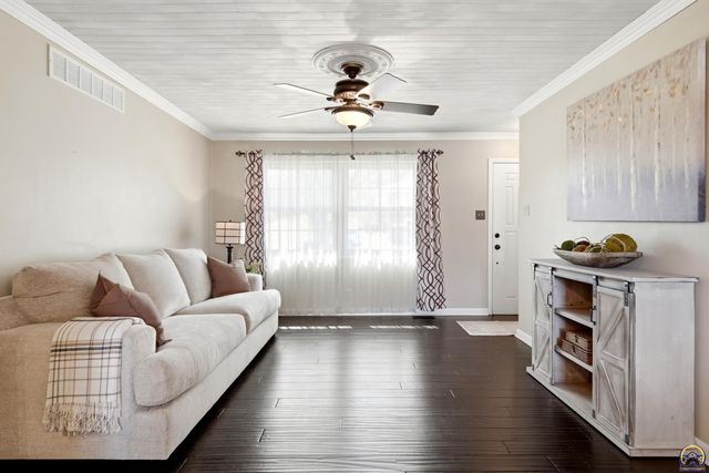 4814 SW Cochise AVE, Topeka, KS 66614