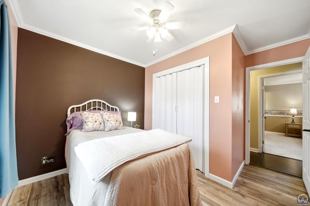 4814 SW Cochise AVE, Topeka, KS 66614