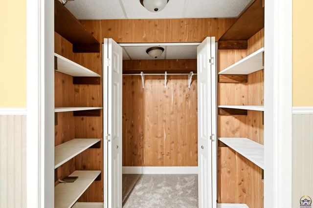 4814 SW Cochise AVE, Topeka, KS 66614