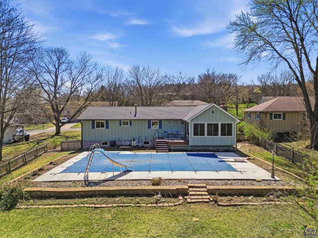 4814 SW Cochise AVE, Topeka, KS 66614