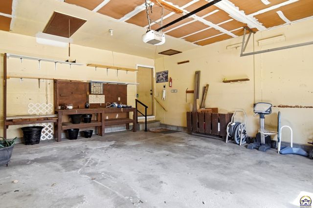 4814 SW Cochise AVE, Topeka, KS 66614