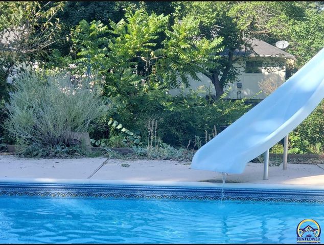 4814 SW Cochise AVE, Topeka, KS 66614