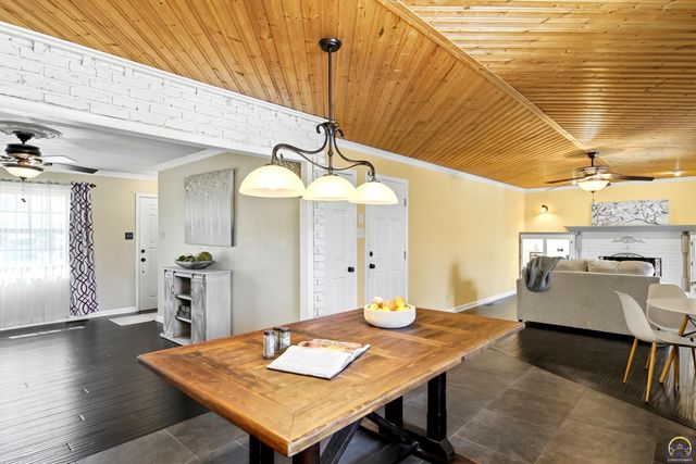 4814 SW Cochise AVE, Topeka, KS 66614