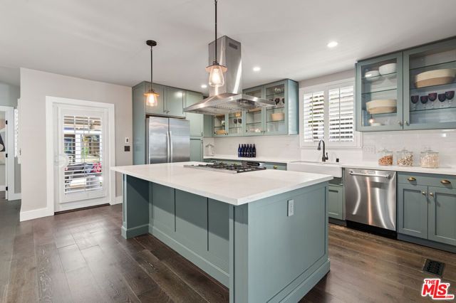 222 N St Andrews Place, Los Angeles, CA 90004