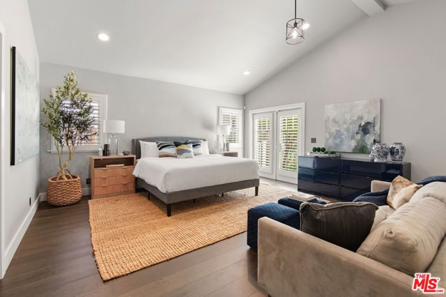 222 N St Andrews Place, Los Angeles, CA 90004