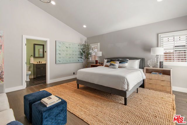 222 N St Andrews Place, Los Angeles, CA 90004